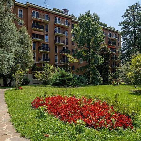Stylish Flat With Balcony - 15 Min To Duomo Daire Milano Dış mekan fotoğraf