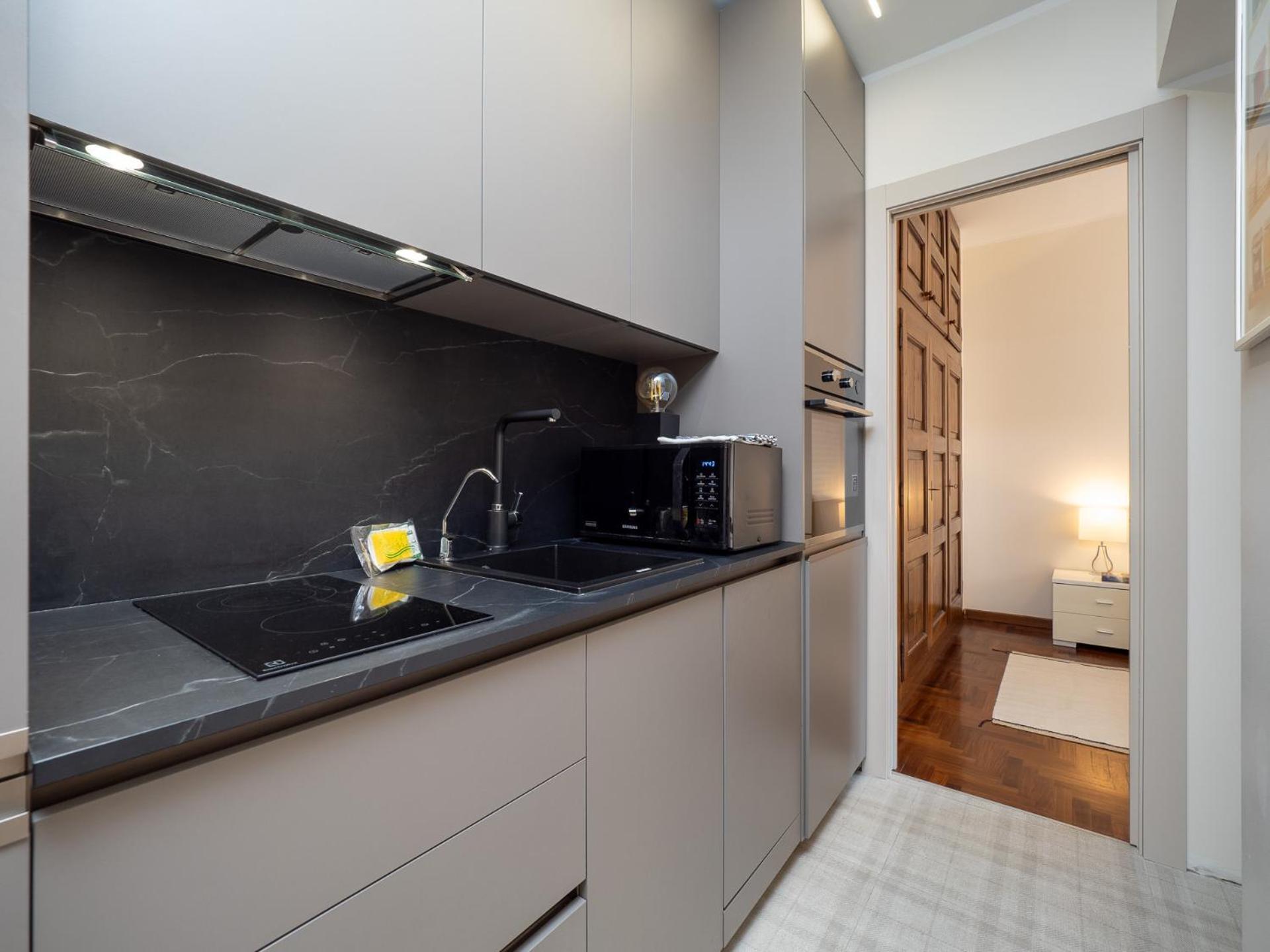 Stylish Flat With Balcony - 15 Min To Duomo Daire Milano Dış mekan fotoğraf