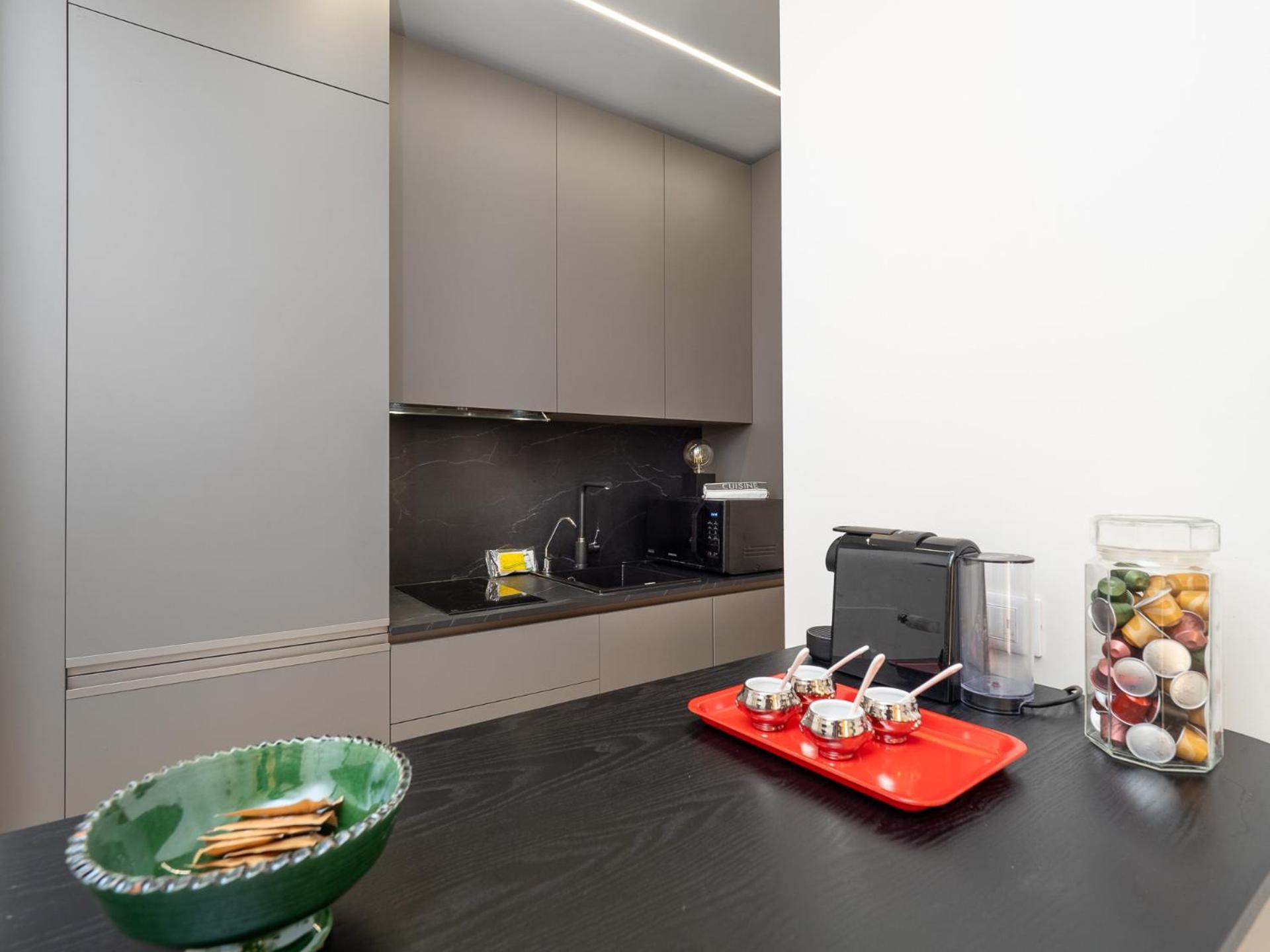 Stylish Flat With Balcony - 15 Min To Duomo Daire Milano Dış mekan fotoğraf